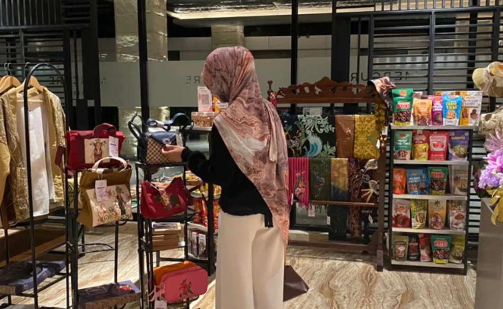 Produk UMKM Berau yang di pajang di loby Hotel Mercure Berau.(Diva/BT)