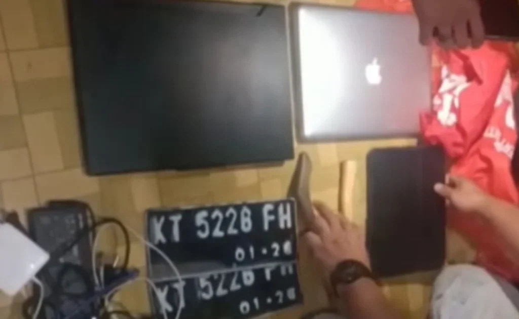 Barang bukti yang diamankan polisi dari kediaman salah satu tersangka. (instagram/@polrestasamarinda)