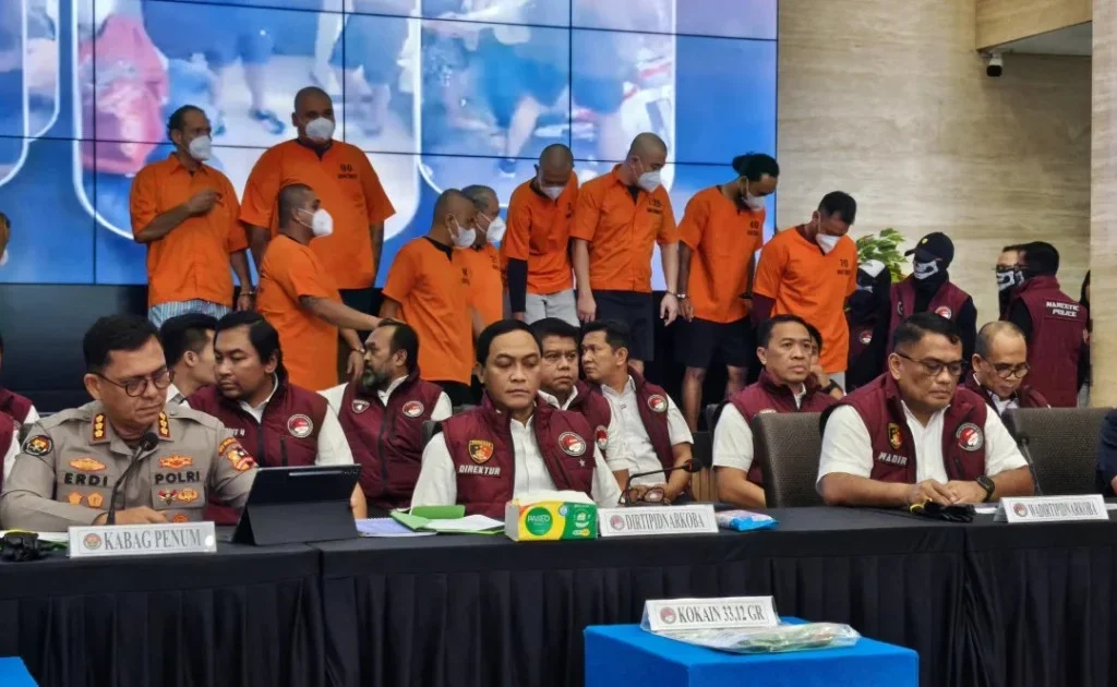 Direktorat Tindak Pidana Narkoba (Dittipidnarkoba) Bareskrim Polri, menggelar konferensi pers jaringan narkoba di Kutai Barat, Kaltim. (viva)
