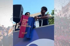 Parade Gelar ke 29 La Liga Barcelona, Lamine Yamal Pamer Kaos Anti-Madridista