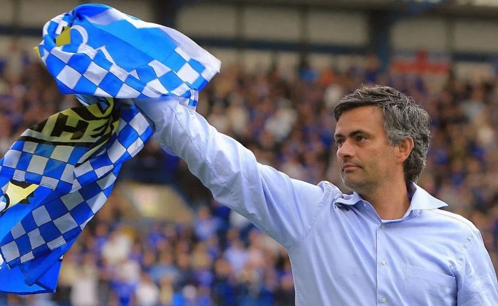 Jose Mourinho saat masih melatih Chelsea. (x/@MourinhoPics)