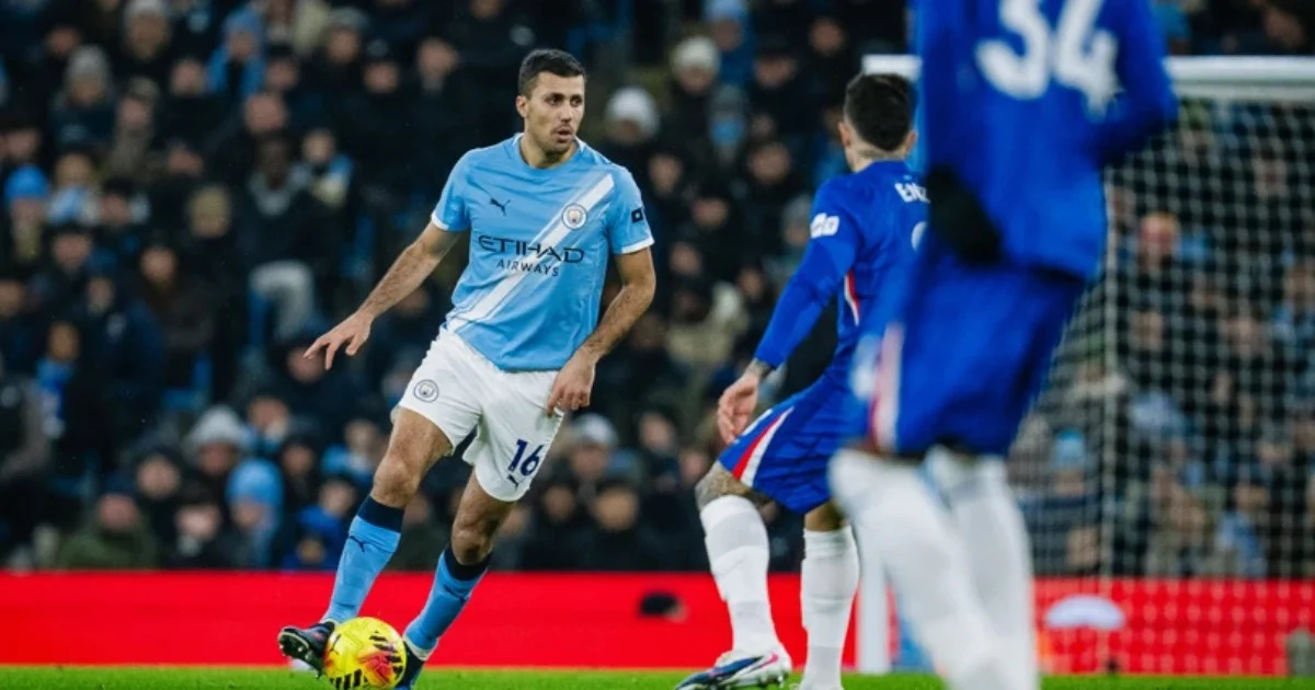 Surplus Lini Tengah, Barcelona Enggan Ikuti Madrid Buru Rodri