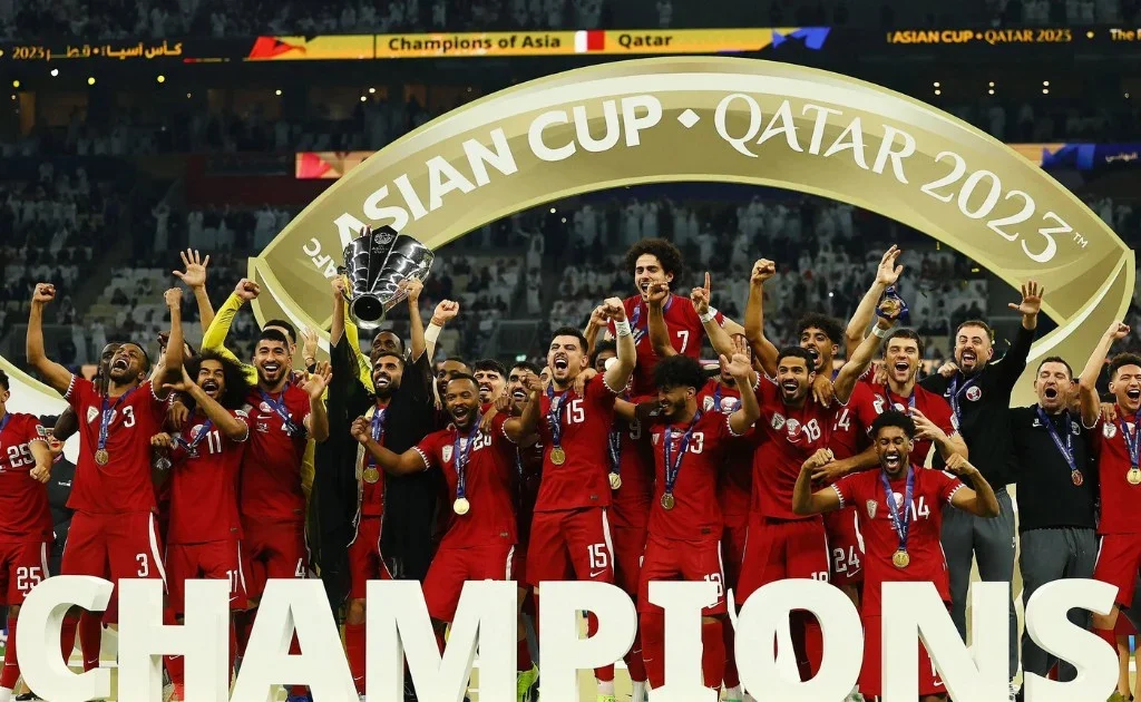 Timnas Qatar merayakan kemenangan di turnamen Asian Cup 2023. (qfa.qa)
