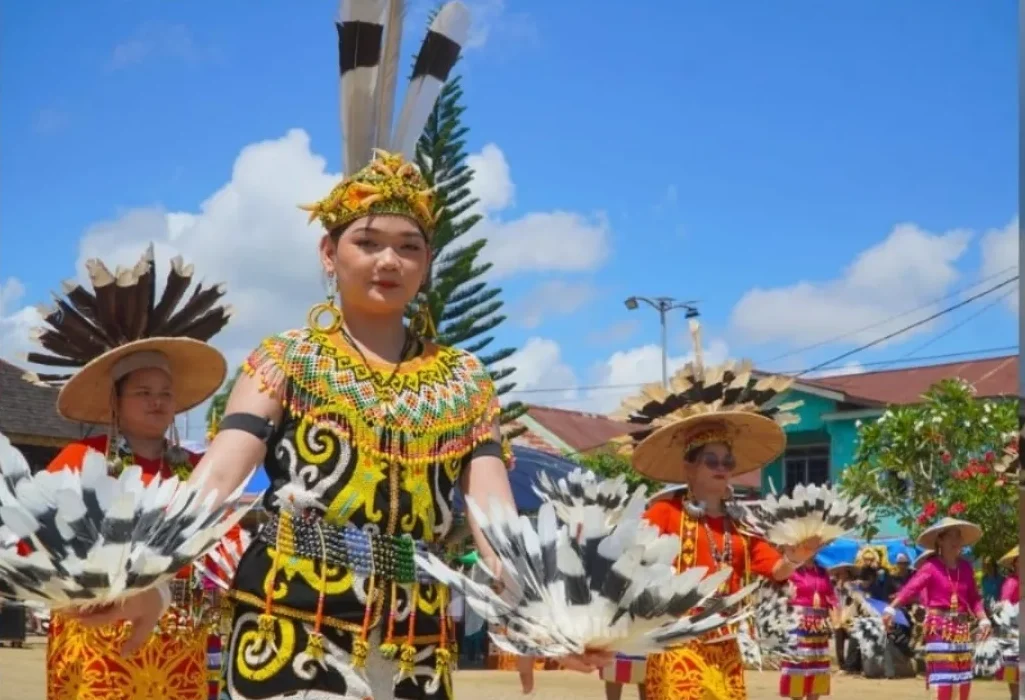 Festival Budaya Lesung Osap 2026 yang digelar di Kampung Bena Baru, Kecamatan Sambaliung, Kamis (21/5/2026). (Prokopim)