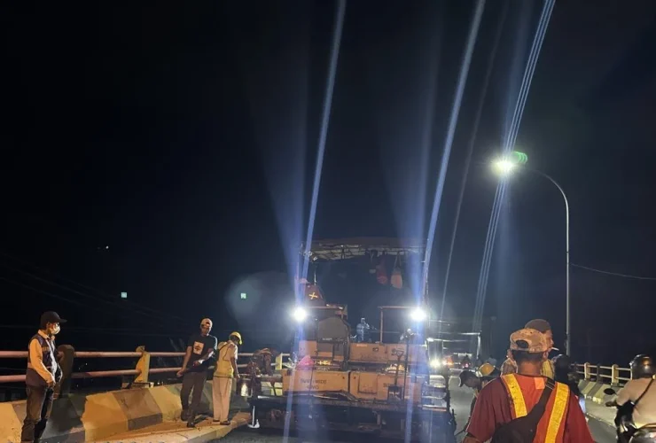 Pengaspalan Ulang Jembatan Gunung Tabur Tuntas, Marka dan Expansion Joint Rampung Bulan Depan