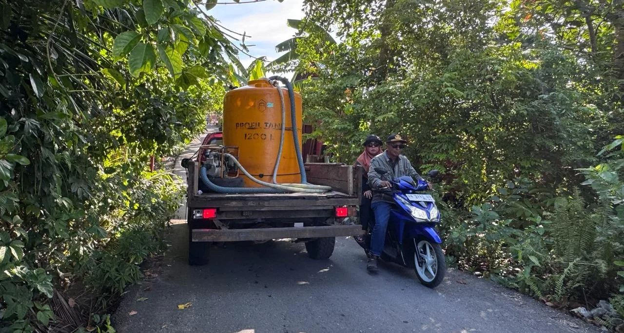 Air bersih yang dijual kepada warga di Maratua. (Zuhri/BT)