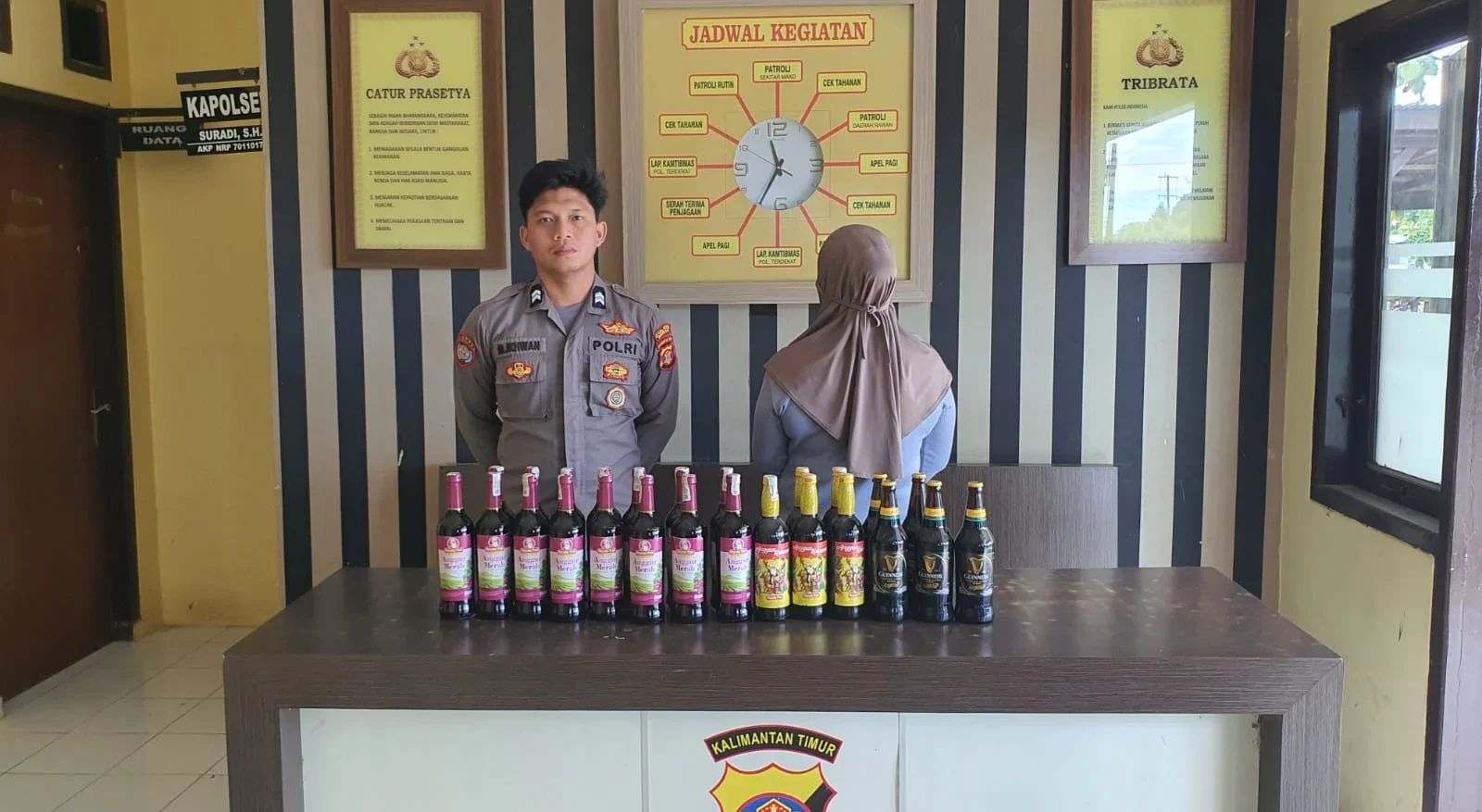 Jual Puluhan Botol Miras Ilegal di Tabalar, Perempuan 44 Tahun Diamankan Polisi