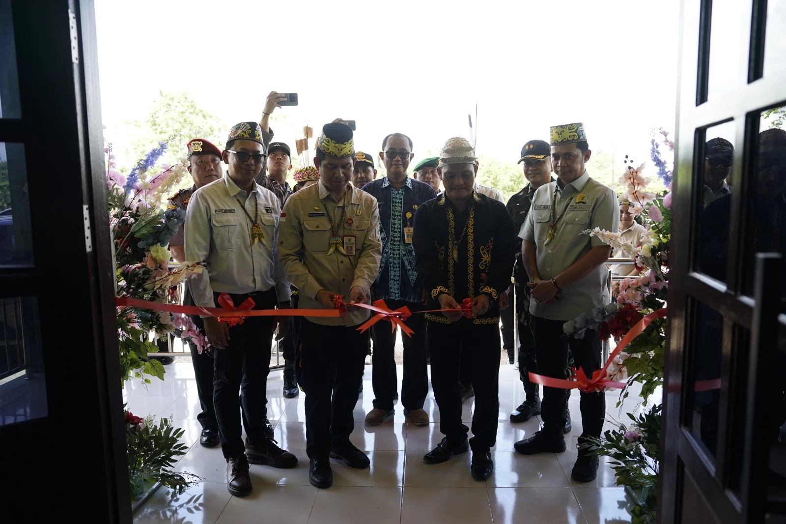 Meriahnya Festival Lesung Osap, Berau Coal Resmikan Kantor Kampung Bena Baru