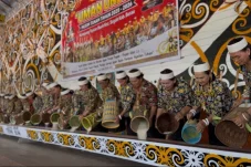 Mengenal Uman Undat: Tradisi Syukur Panen Padi Suku Dayak Kenyah Lepoq yang Lestari Tiap Tahun