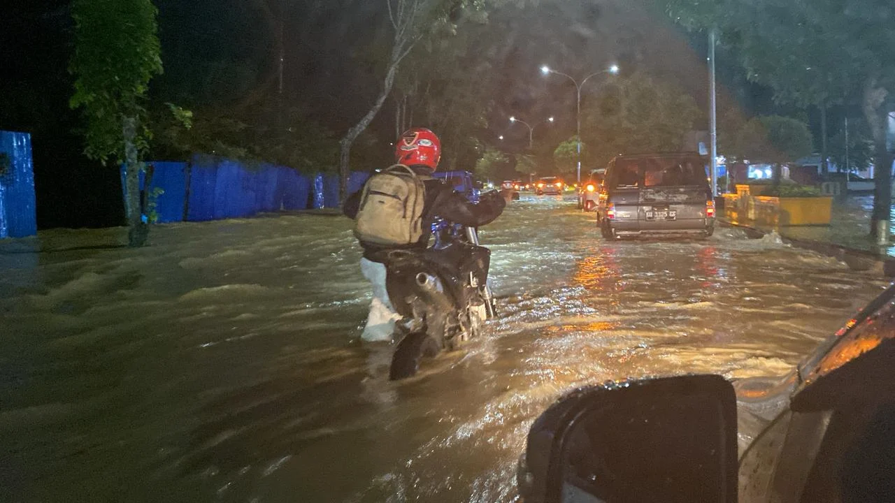 Dinas PUPR Sebut Gulma Jadi Biang Kerok Banjir Wilayah Perkotaan Berau 