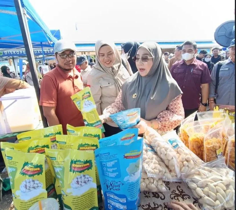 Produk Lokal di Pasar Ikan Murah, Bupati Berau Beri Panggung UMKM Tumbuh Bersama