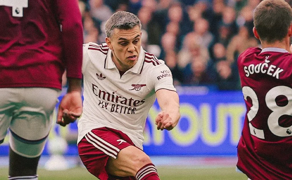 Pemain Arsenal Leandro Trossard di laga West Ham United vs Arsenal (arsenal.com)