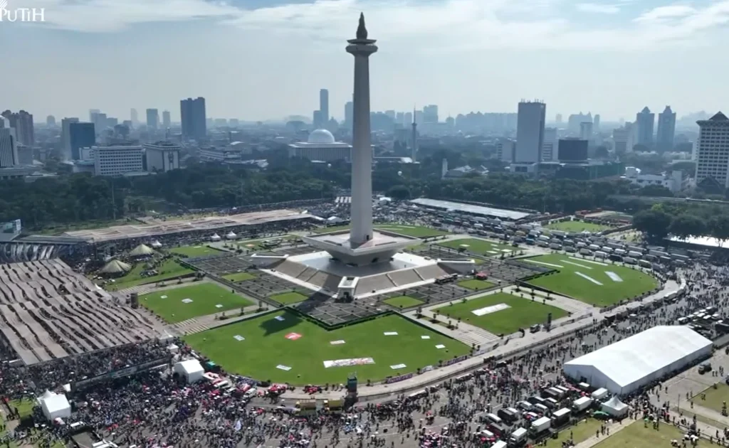 Peringatan hari buruh atau May Day di Monas Jakarta (YouTube/BPMI Setpres)