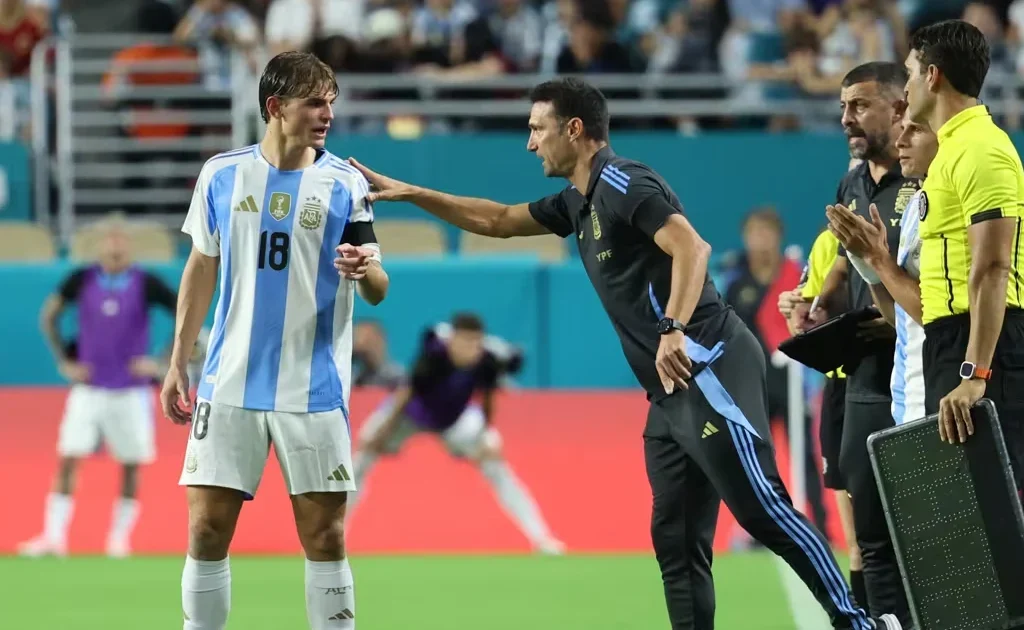 Pemain Timnas Argentina Nico Paz (fifa.com)