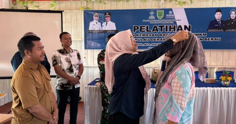 Pelatihan desain kemasan produk bagi pelaku Industri Kecil Menengah (IKM) di Kampung Pulau Derawan (Ist)