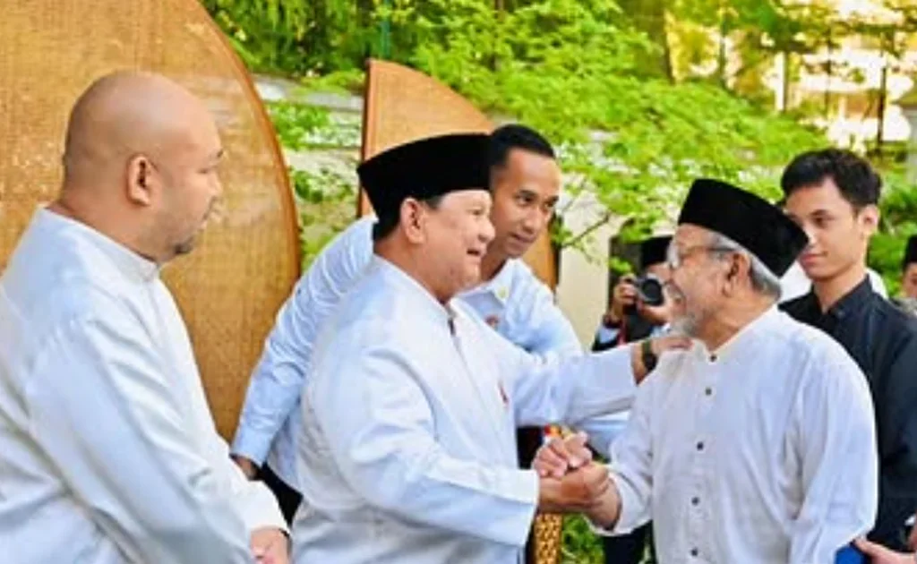 Presiden Prabowo saat merayakan Idul Adha di KBRI Paris (Instagram/@sekretariat.kabinet)