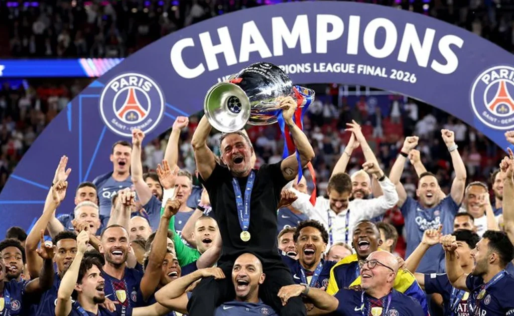 Selebrasi Luis Enrique dan pemain PSG usai menang di Final Champions League melawan Arsenal (X/@PSG_inside)