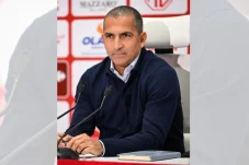 Hancur di Piala Dunia 2026! Tunisia Resmi Pecat Sabri Lamouchi Gegara Dibantai Swedia di Laga Perdana