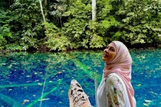 Liburan Murah ke Labuan Cermin Berau, Fasilitas Lengkap Buat Nikmati Danau Dua Rasa