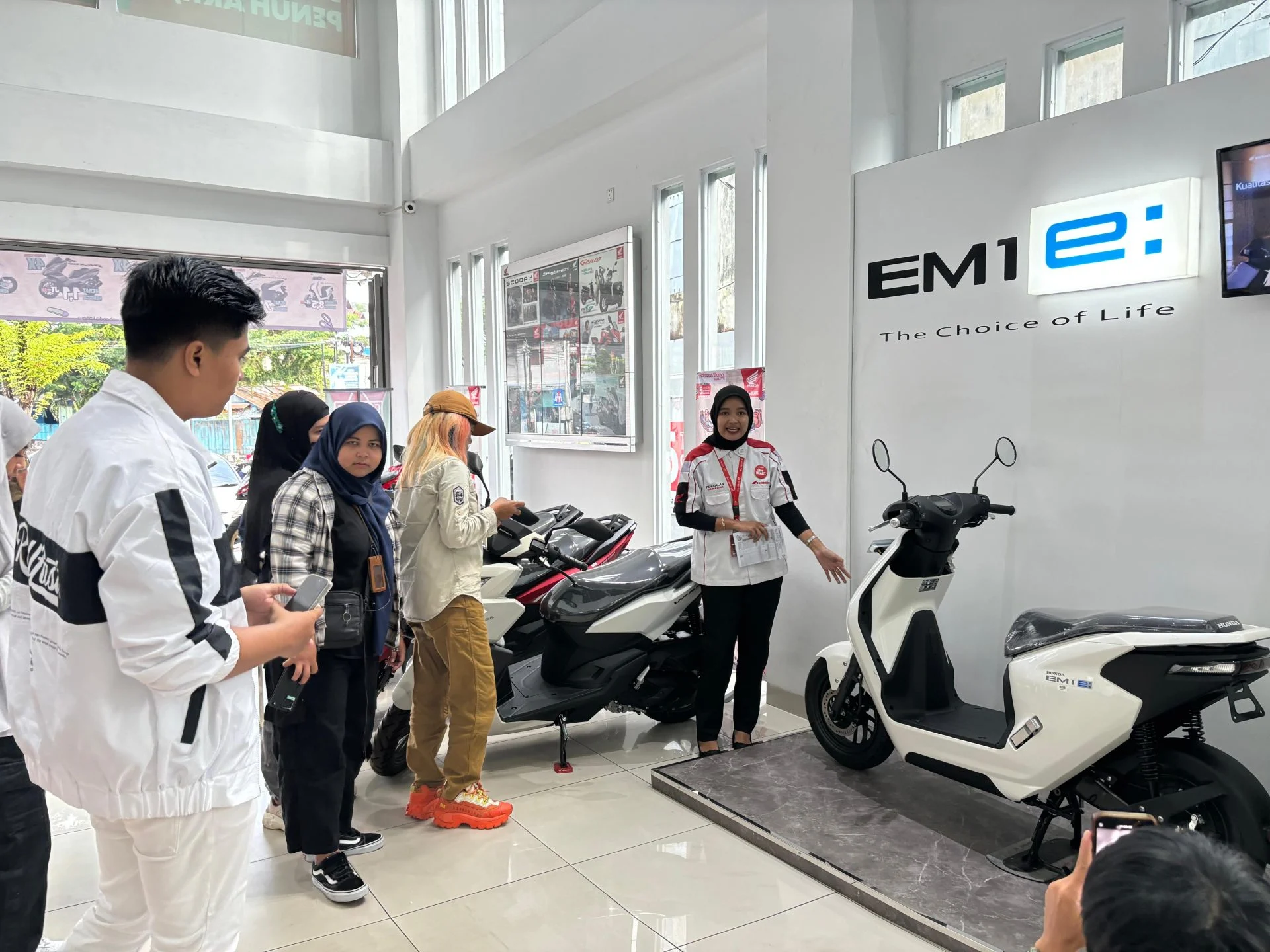 Astra Motor Kaltim 1 Berikan Edukasi Pentingnya Baterai EV pada Motor Listrik Honda