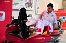 Bukan Sekadar Teknis, Siswa Magang SMKN 6 Balikpapan Asah KemampuanKomunikasi dan Pemasaran di Program Service Visit Bersama Astra Motor Kaltim 1