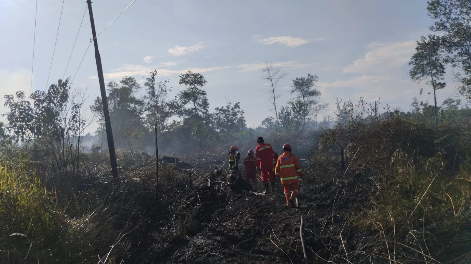 Sinergi Lawan Karhutla, PT Berau Coal Terjunkan Tim ERG Bantu Padamkan Kebakaran di Tumbit Melayu
