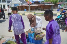 Tak Ingin Dapat Citra Buruk dari Turis dan Tamu, Bupati Berau Minta DLHK Pasang Arm Roll di Tanjung Batu