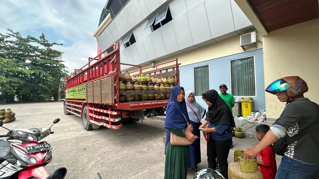 Warga Berau Ngeluh Sulit Cari LPG 3 Kg: Warung Kosong, Pangkalan Klaim Lancar