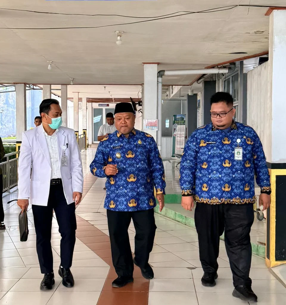 Wakil Bupati Berau, Gamalis, saat mengunjungi RSUD dr Abdul Rivai beberapa waktu lalu. (IST)