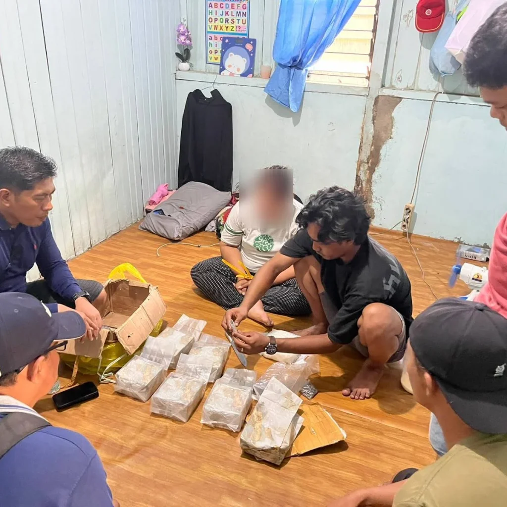Tersangka NH alias PG yang diamankan di rumah kontrakannya di Jalan Gunung Panjang, Tanjung Redeb.