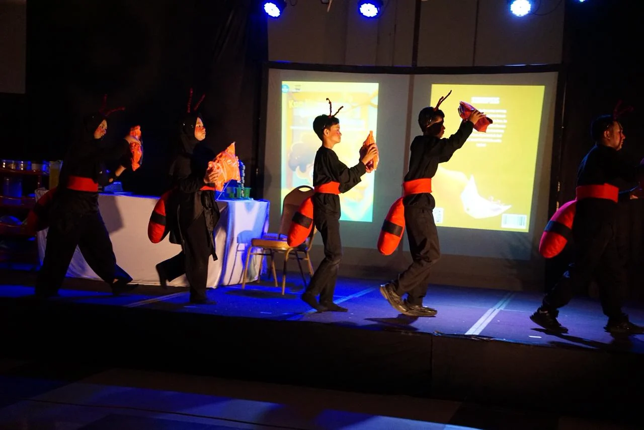 Jadi yang Pertama di Berau, Teater Inklusi “Waktunya Main” Memukau Ratusan Penonton