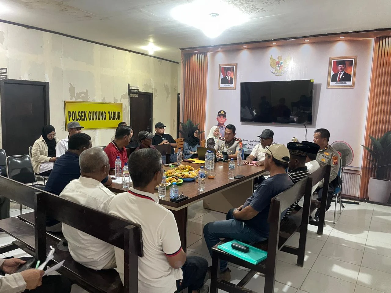 Mediasi Polisi Redam Sengketa Lahan di Gunung Tabur, Warga Minta Kepastian Tapal Batas