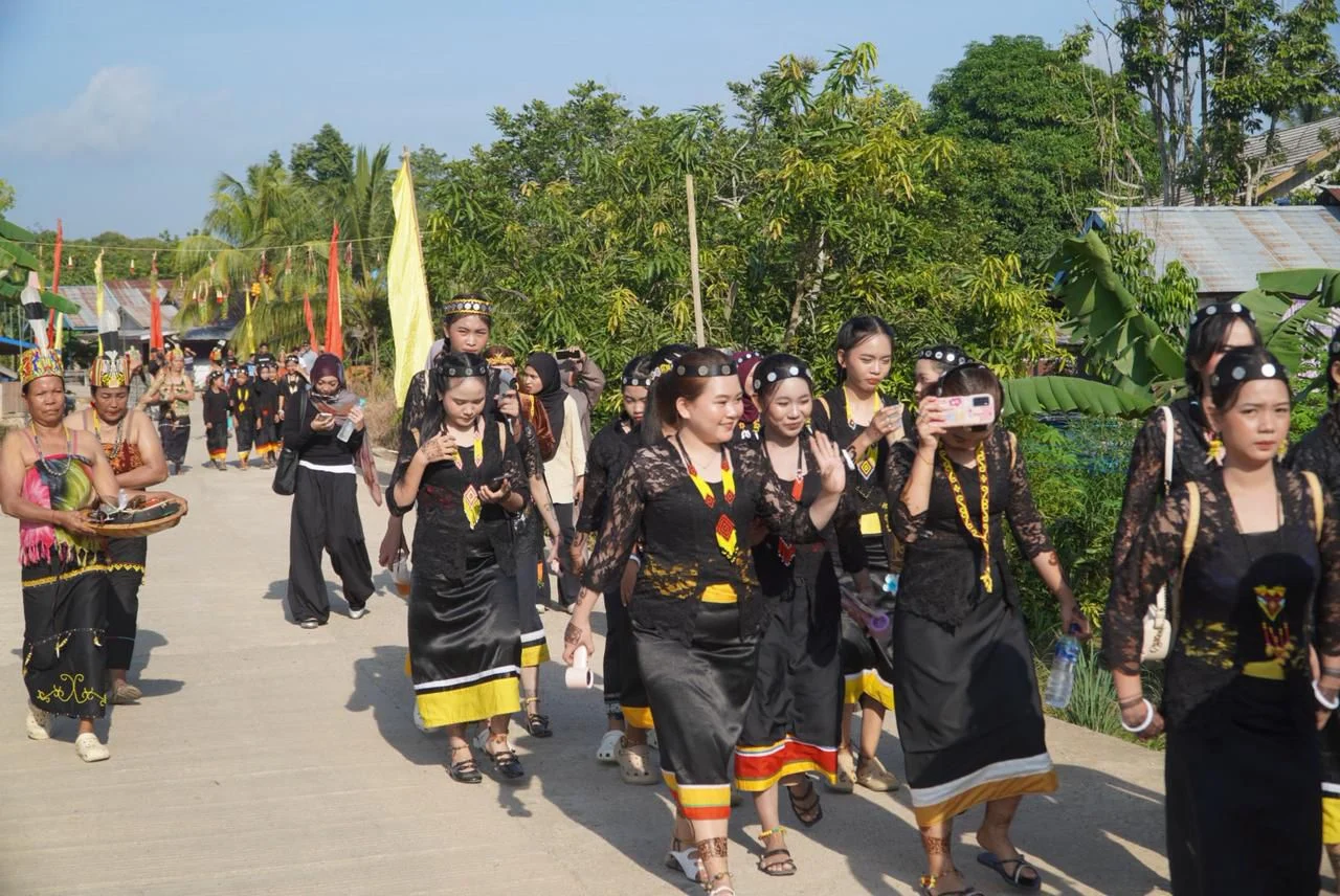 Festival Bekudung Betiung Belum Usai, Ritual Adat hingga Pawai Budaya Siap Meriahkan Tumbit Dayak
