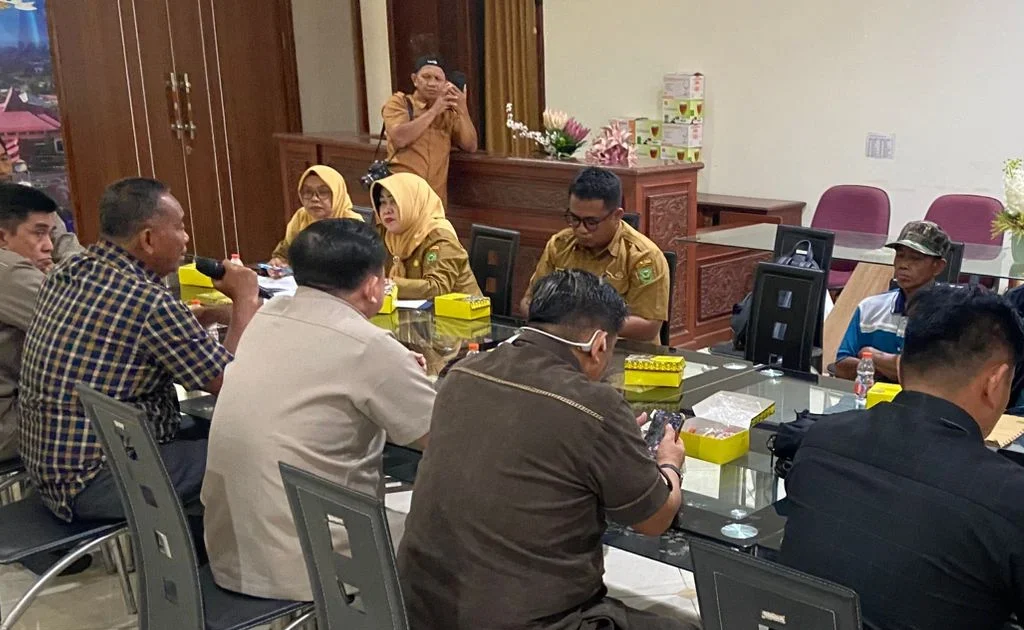 Rapat Dengar Pendapat (RDP) yang digelar Komisi II DPRD Berau, dengan pihak Sukardi petani sawit dari Kampung Gunung Sari, Kecamatan Segah, dan manajemen PT BBA, Senin (15/6/2026).