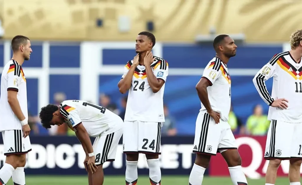Skuad Jerman usai kalah melawan Paraguay (fifa.com)