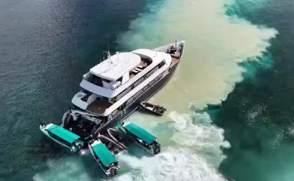 Kapal Mewah jenis LOB atau Yacht dilaporkan kandas di perairan Pulau Maratua Berau (Ist)