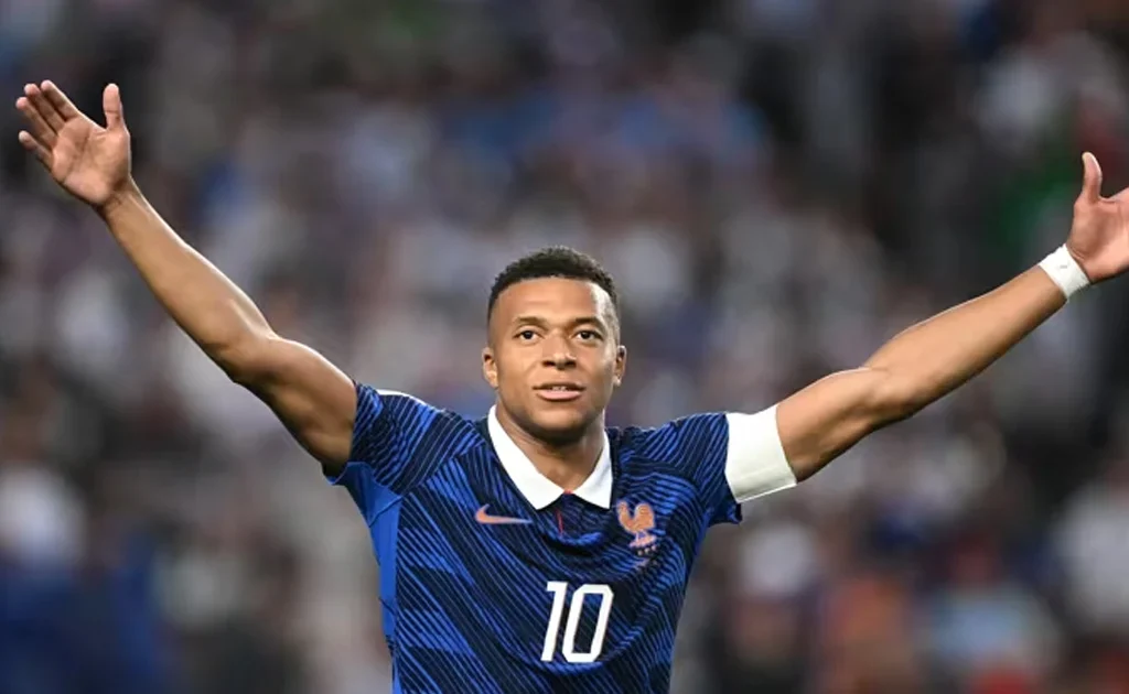 Selebrasi Kylian Mbappe di laga Perancis vs Irak (fifa.com)