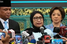 Minta Maaf ke Prabowo, Nanik S Deyang Bos MBG Mundur dari Kepala BGN