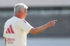 Cara Mourinho Yakinkan Vinicius Junior Bertahan di Real Madrid