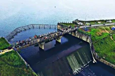 Nikmati Olahraga dan Senja di Bendungan Merancang Berau