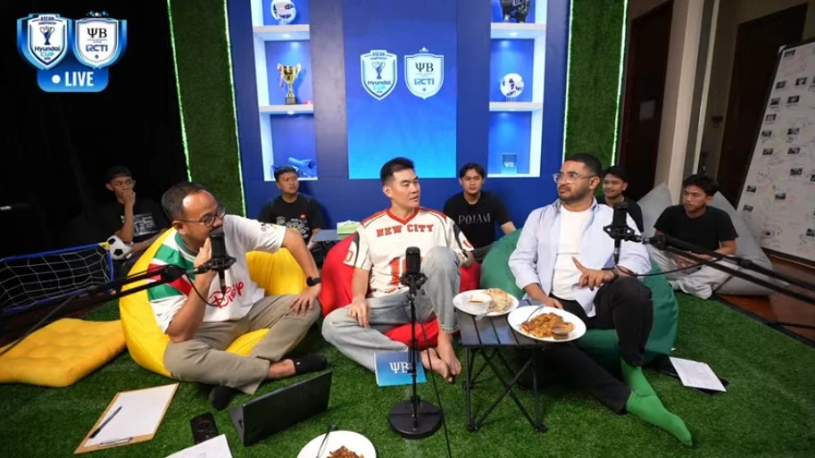 Siaran Langsung piala AFF di siaran YouTube Reza Arap alias YB. (YouTube/YB)