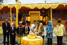 Buka Festival Abutta Banua, Sri Juniarsih Minta Event Keraton Sambaliung Masuk Agenda Pemprov Kaltim