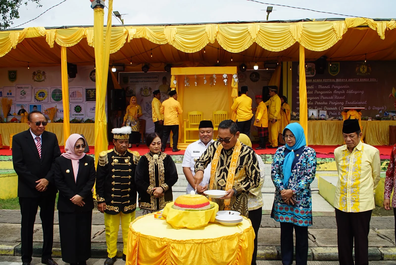 Buka Festival Abutta Banua, Sri Juniarsih Minta Event Keraton Sambaliung Masuk Agenda Pemprov Kaltim