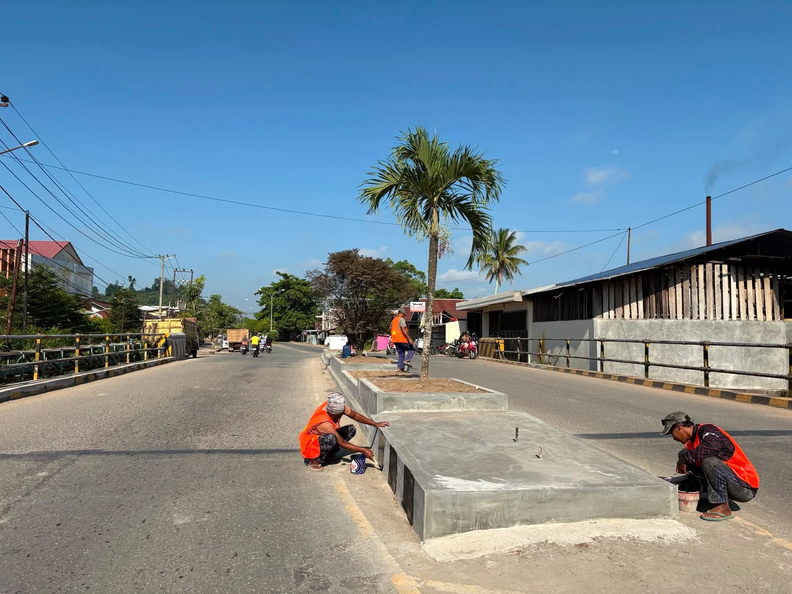Jembatan Rinding Dipercantik, Pengecatan dan Perbaikan Median Jalan Ditarget Rampung 5 Hari