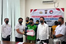 6 Pria dan 1 Wanita Jadi Tersangka, Polres Berau Musnahkan 152,77 Gram Sabu