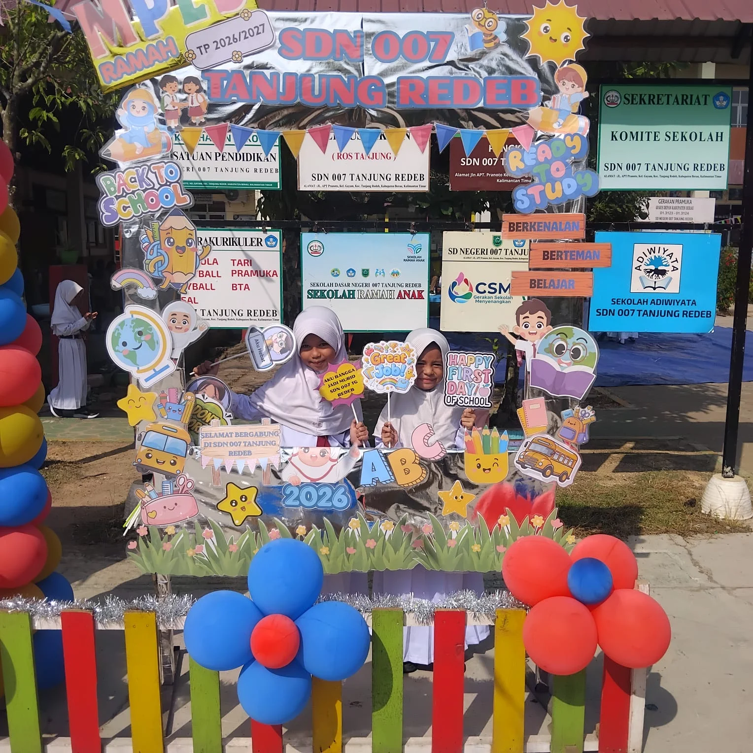 Antusias Hari Pertama MPLS di Berau, Gerakan Ayah Mengantar Anak hingga Seragam Gratis