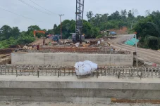 Pengecoran Dimulai, Perbaikan Jalan Longsor Berau–Bulungan Dikebut Rampung 90 Hari
