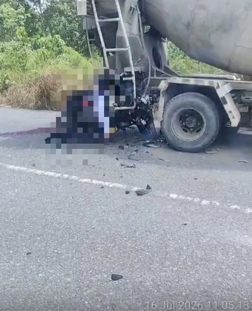 Tangkapan layar dua korban kecelakaan lalu lintas yang meninggal dunia di sekitar poros persimpangan Tumbit Melayu-Labanan, Kecamatan Teluk Bayur, Kamis (16/7/2026).