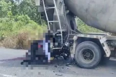 Diduga Hantam Belakang Truk Ready Mix, 2 Pelajar Tewas di Simpangan Tumbit Melayu-Labanan
