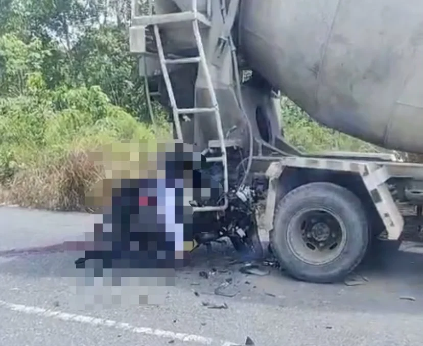 Diduga Hantam Belakang Truk Ready Mix, 2 Pelajar Tewas di Simpangan Tumbit Melayu-Labanan